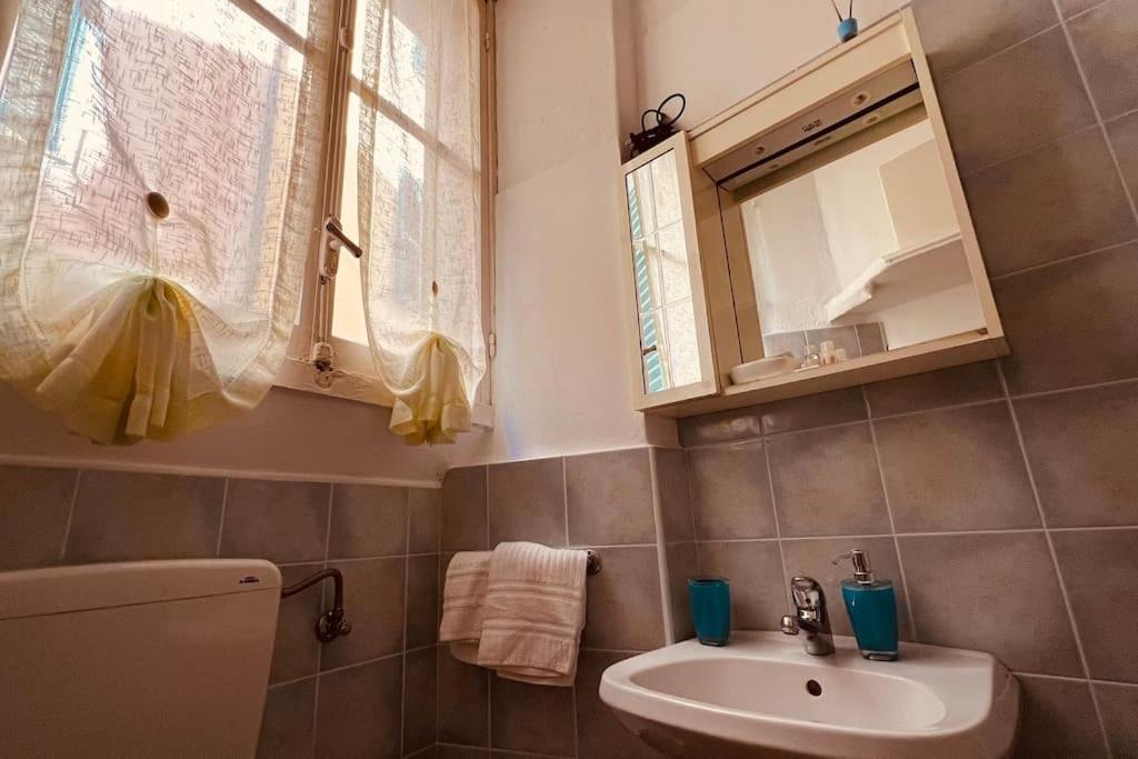 Mini Accommodation In Sanremo Liguria ภายนอก รูปภาพ