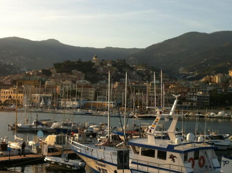 Mini Accommodation In Sanremo Liguria ภายนอก รูปภาพ