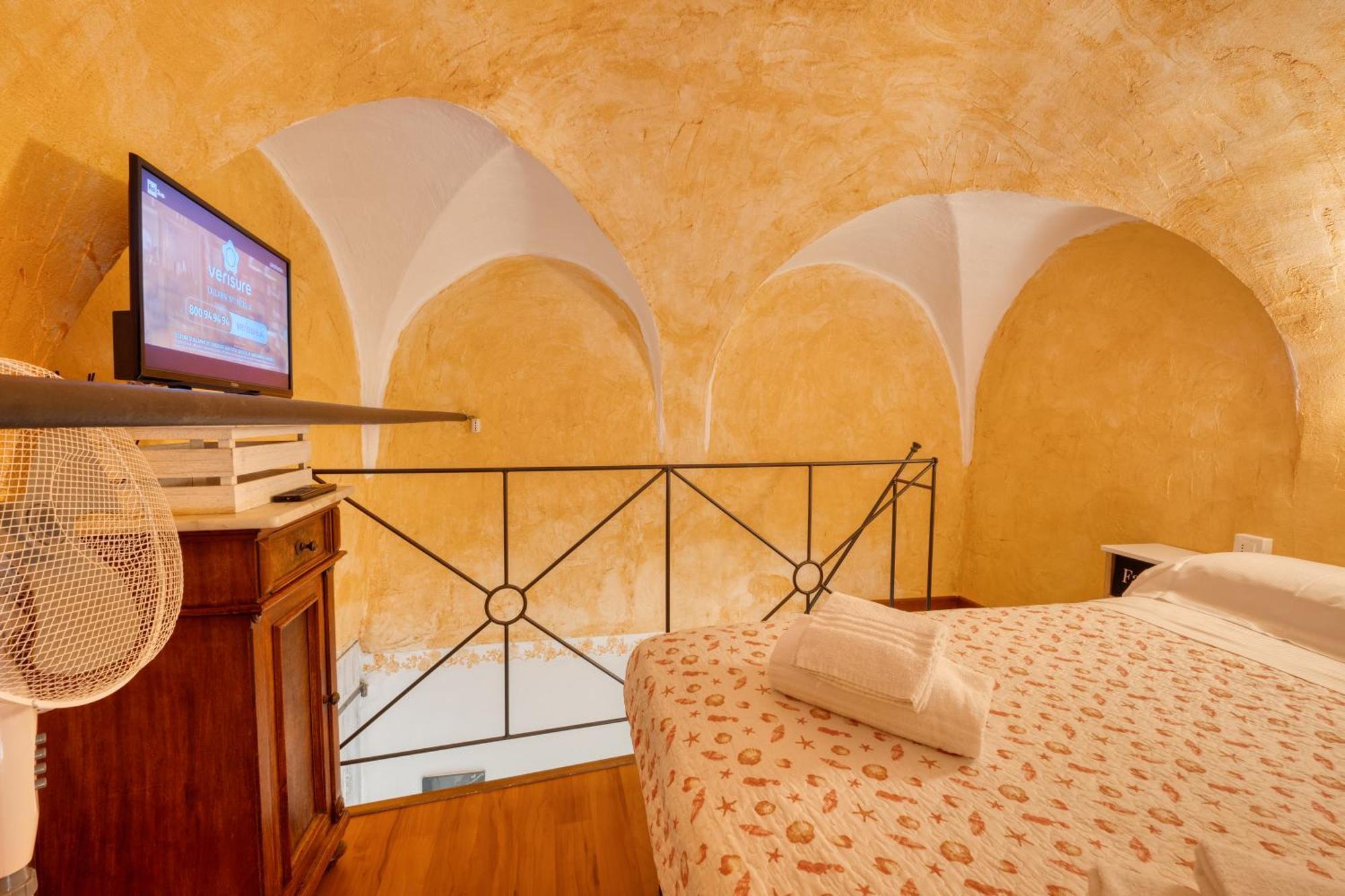 Mini Accommodation In Sanremo Liguria ภายนอก รูปภาพ