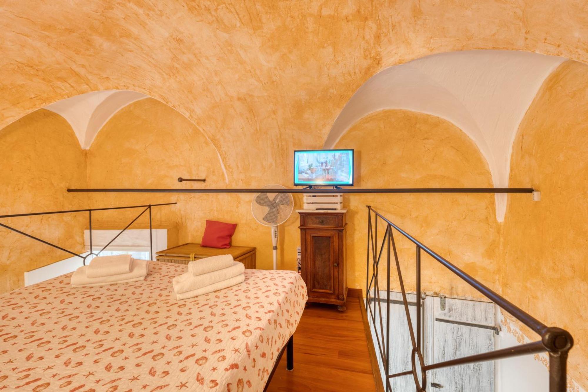 Mini Accommodation In Sanremo Liguria ภายนอก รูปภาพ