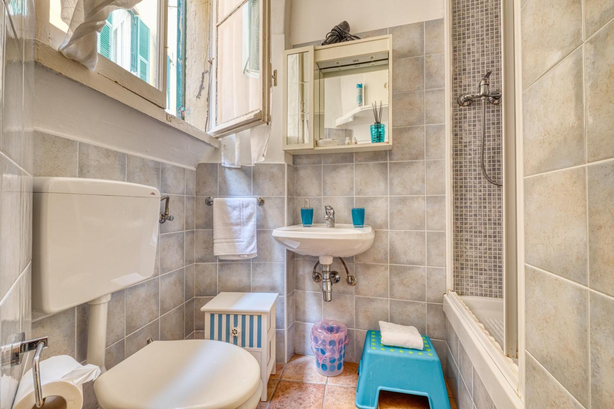 Mini Accommodation In Sanremo Liguria ภายนอก รูปภาพ